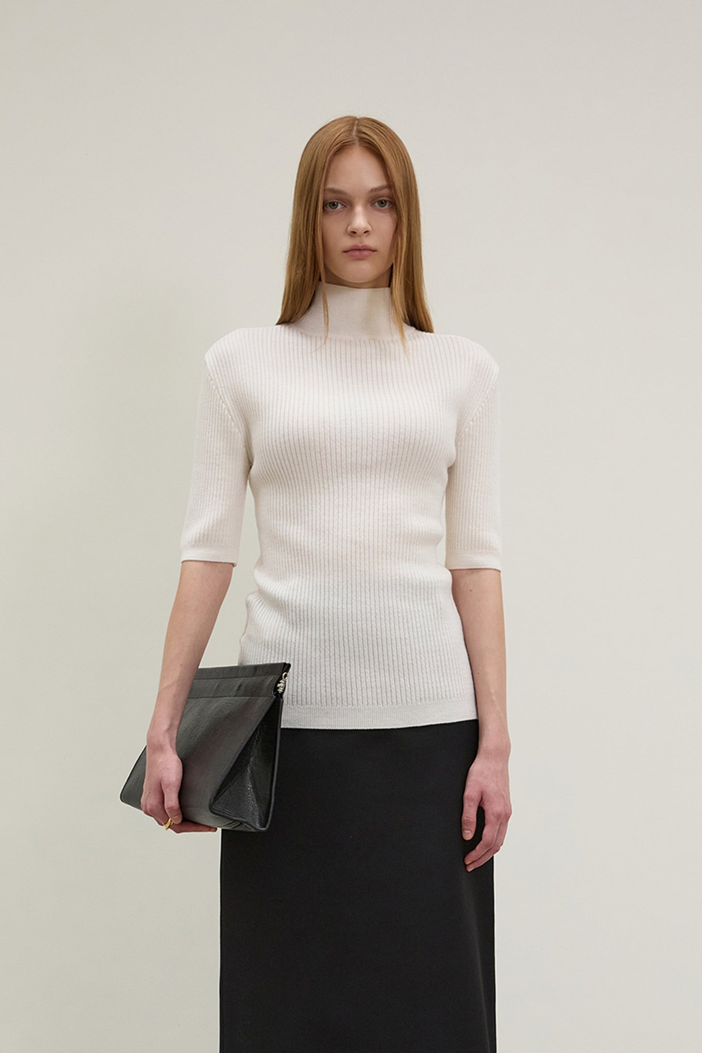 【BLOSSOM H COMPANY 2025AW】MOAHE RIBBED HALF-TURTLENECK KNIT