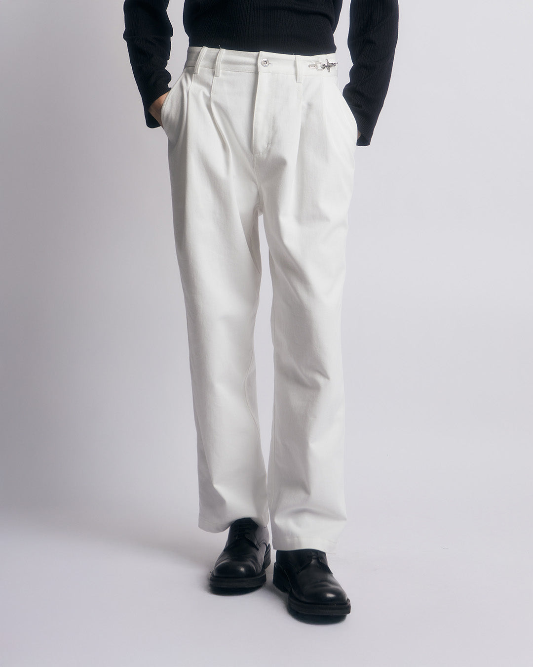 FIREMAN CLASP TWO-TUCK PANTS -WHITE