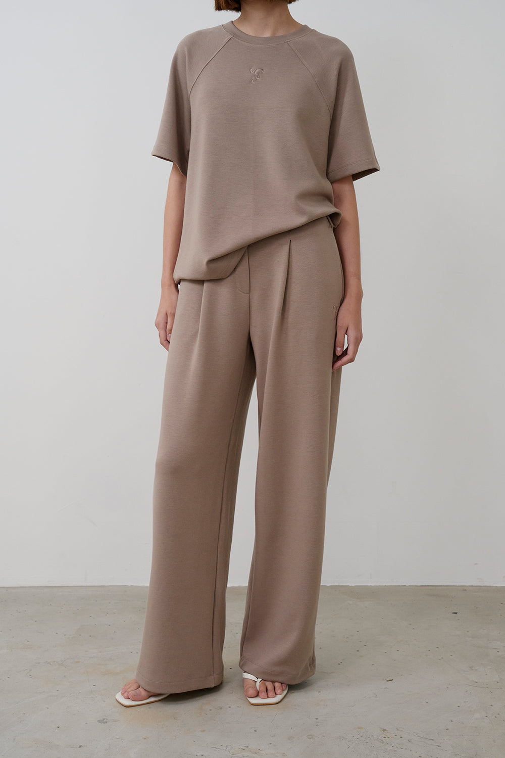 【HER&SHE 2025AW】Double Face Symbol Clean Tuck Pants (25F/W)