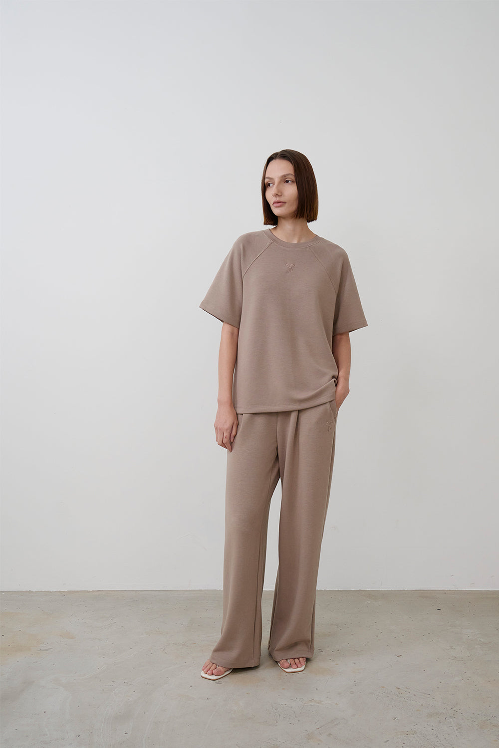 【HER&SHE 2025AW】Double Face Symbol Clean Tuck Pants (25F/W)
