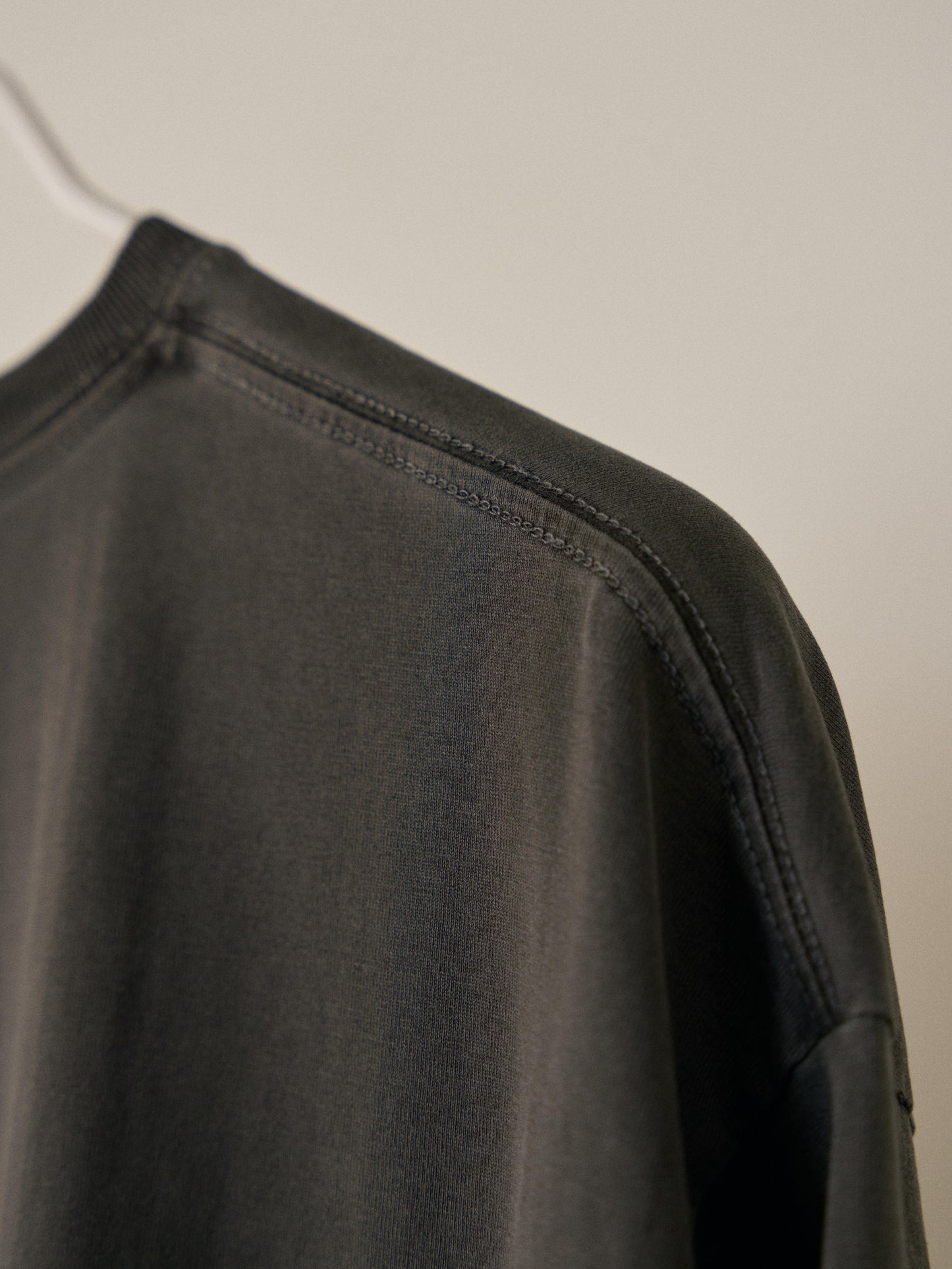 Pigment Animal Short Sleeve – Charcoal