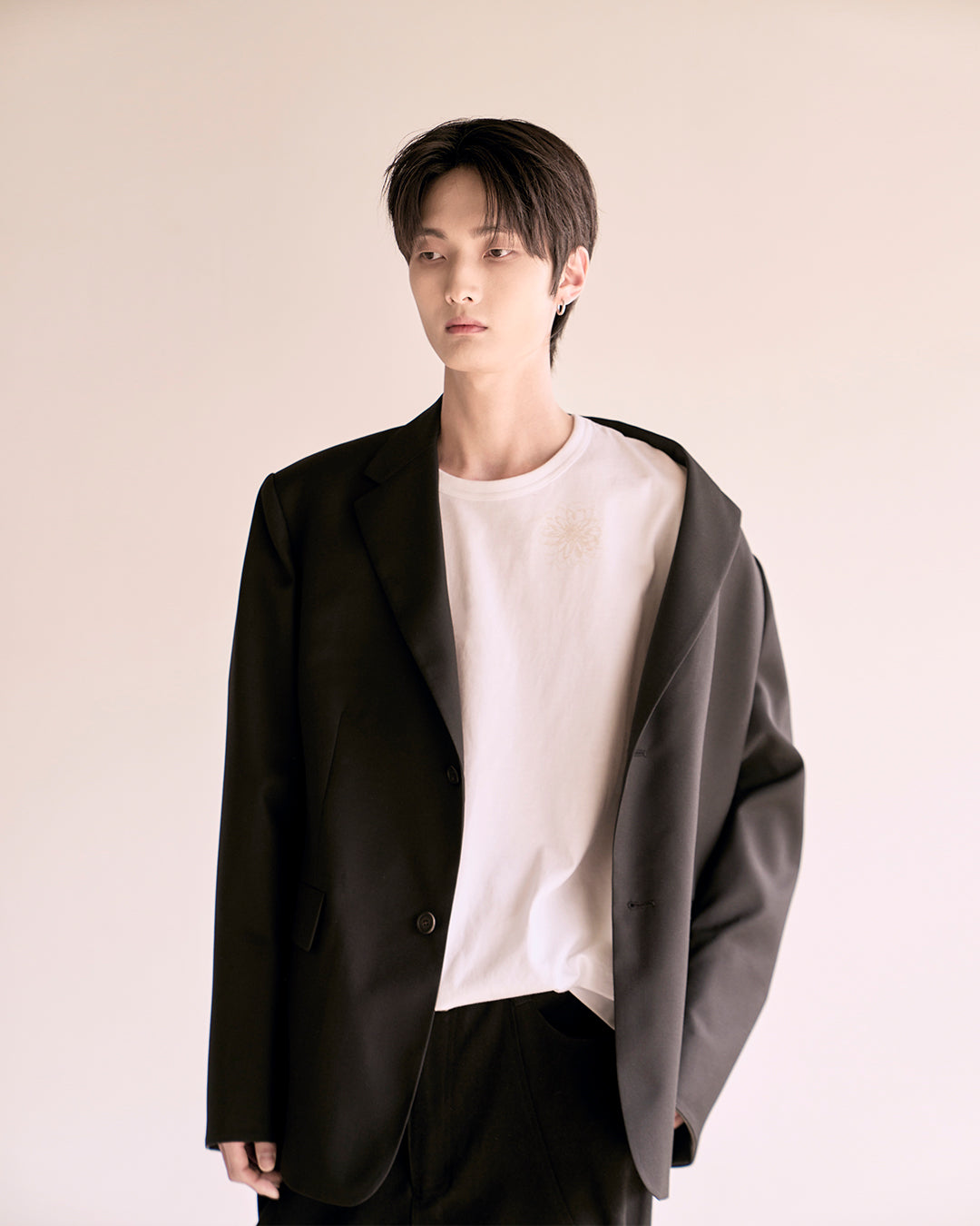 Flower Graphic T-Shirts (Recycle Fabric)_Black