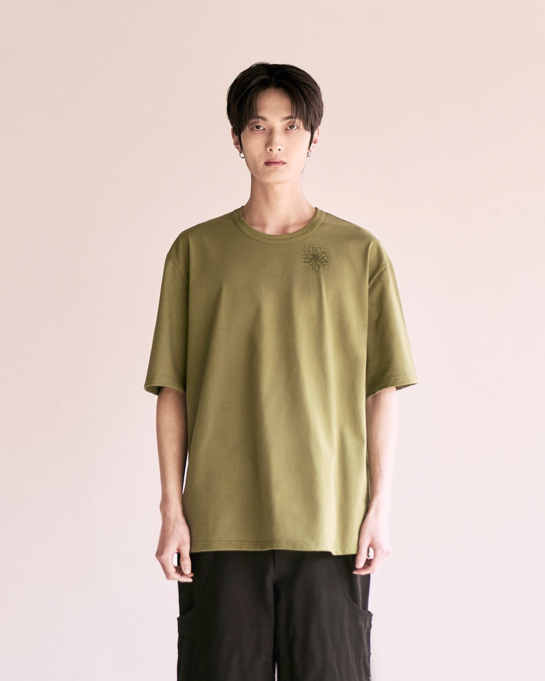 Flower Graphic T-Shirts (Recycle Fabric)_Black