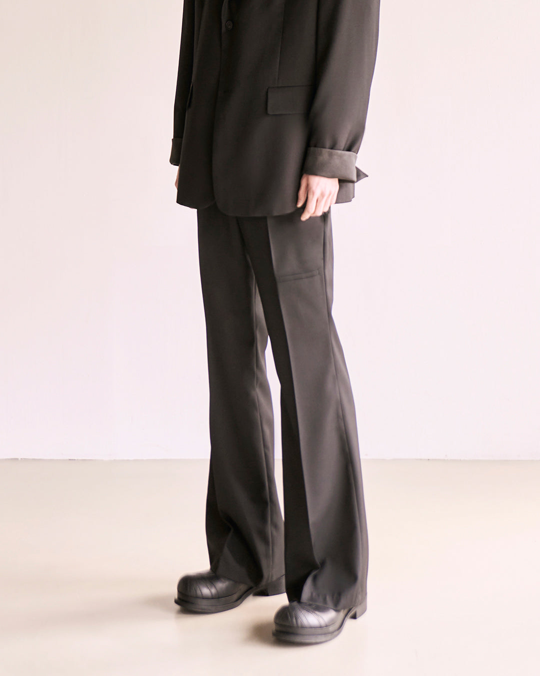 Choke Pocket Wool Flare Slacks_Black