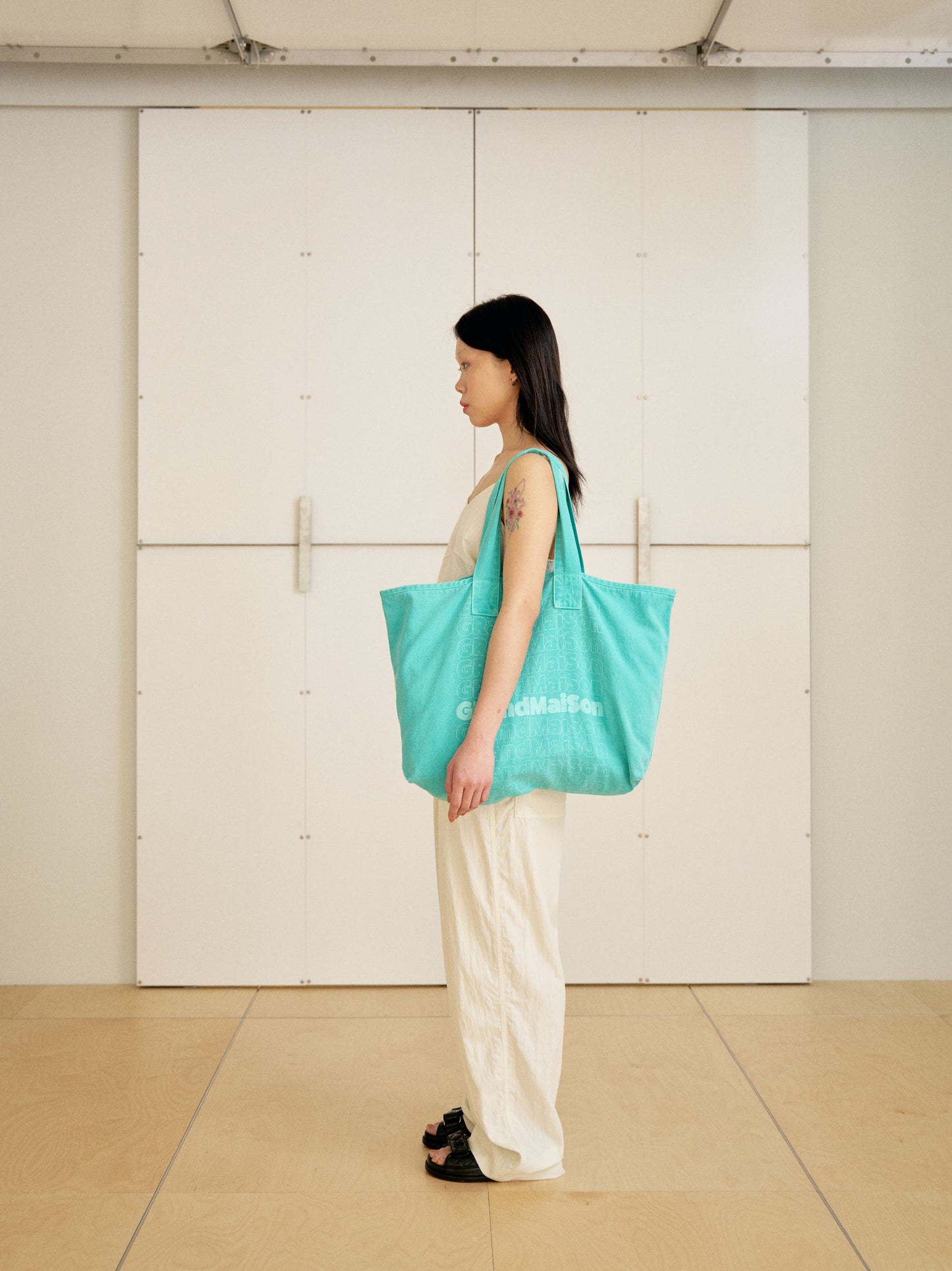 Pigment Lettering Shoulder Bag - Green