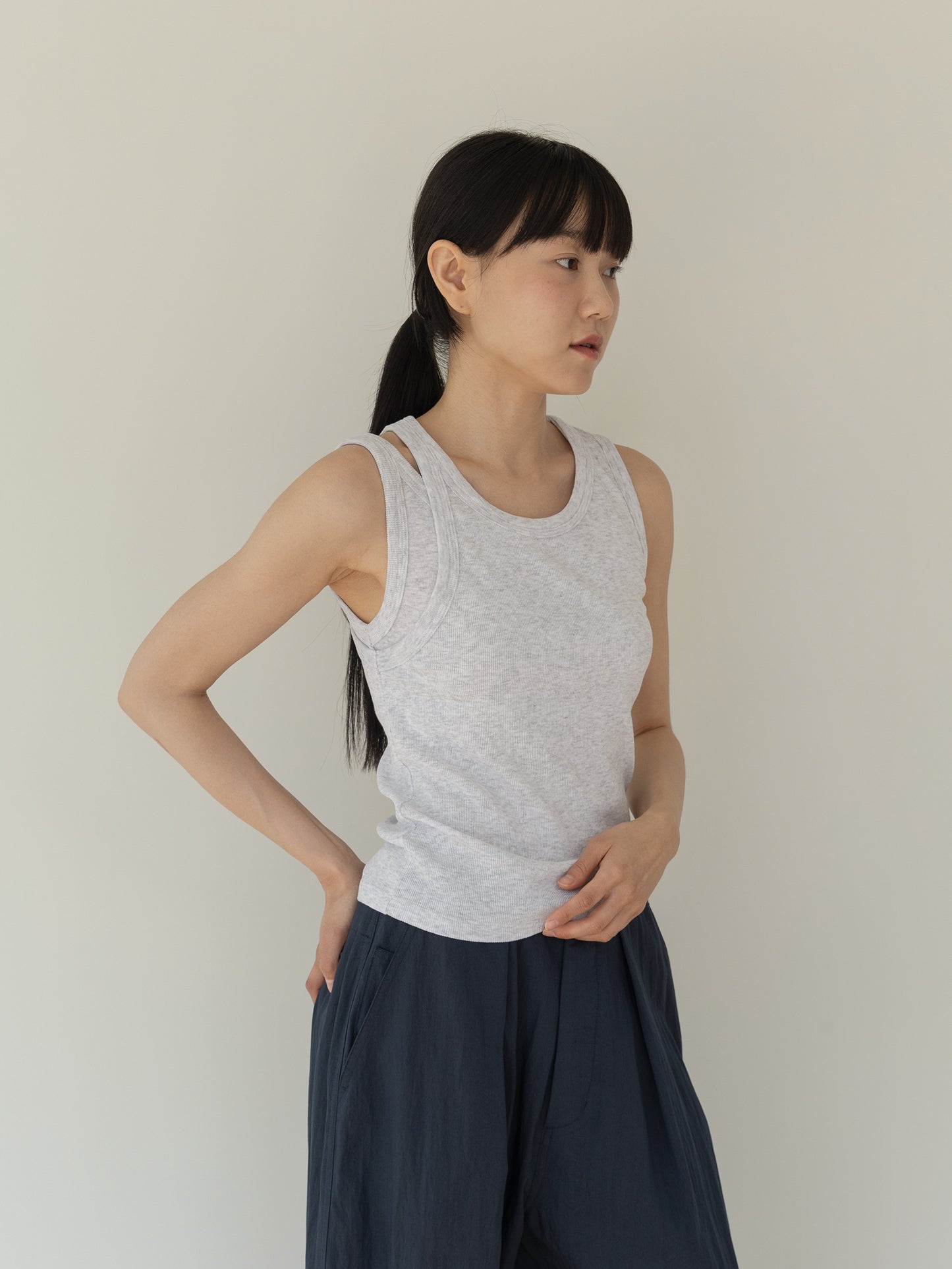 Mei Ribbed Sleeveles-GRAY