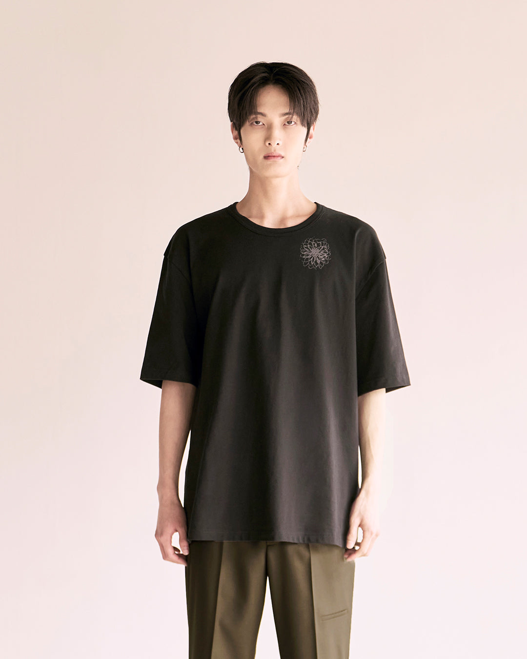 Flower Graphic T-Shirts (Recycle Fabric)_Black