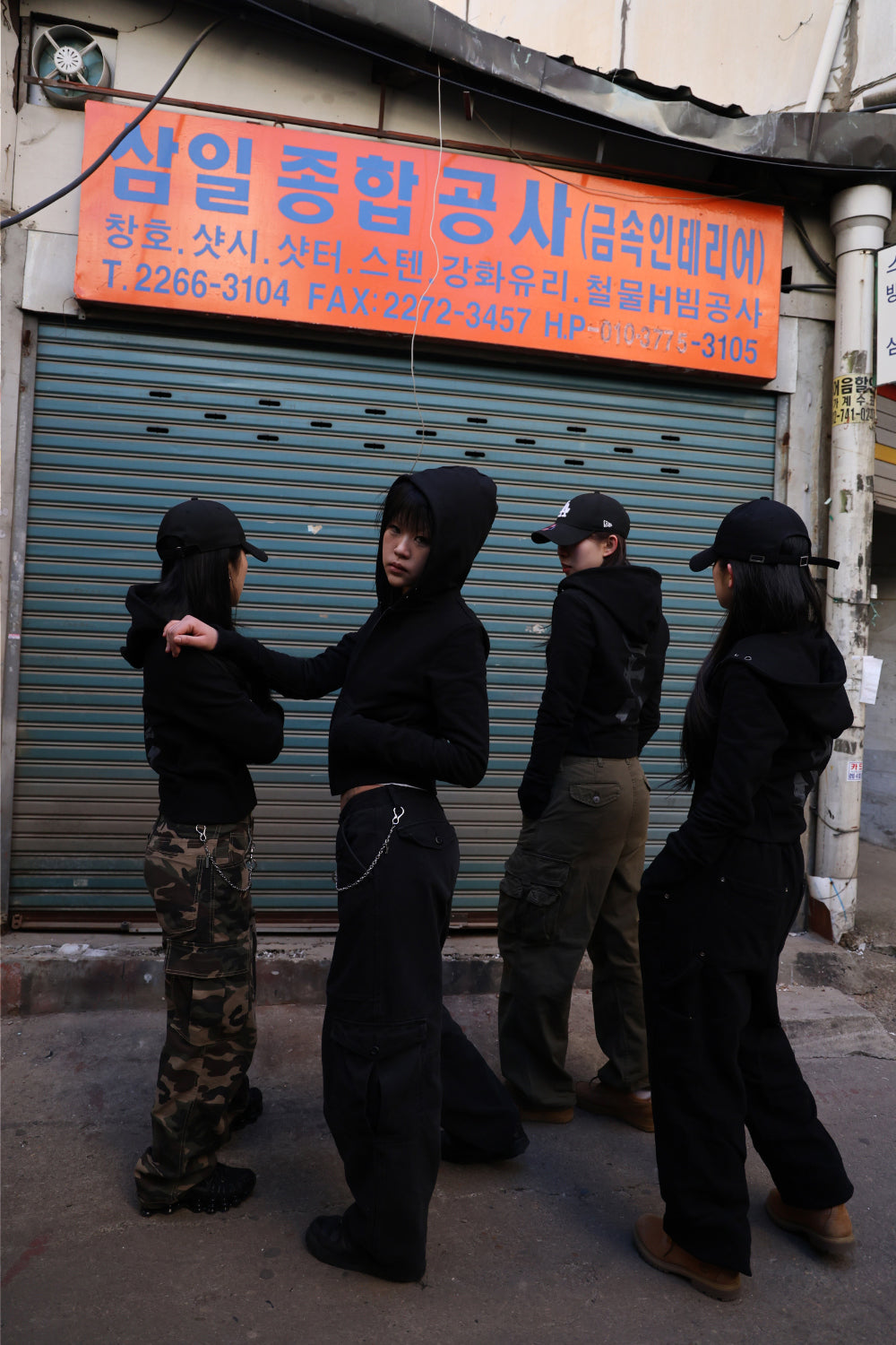 BEGINNING HOODED ZIP-UP