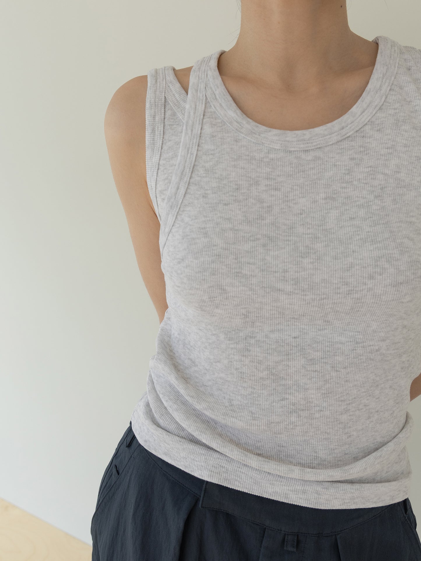Mei Ribbed Sleeveles-GRAY
