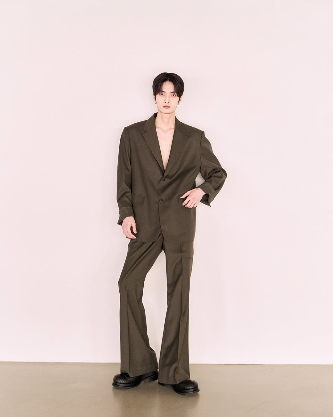 Choke Pocket Wool Flare Slacks_Black