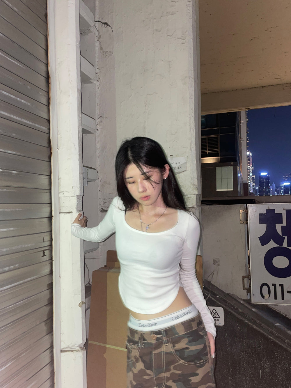 BASIC ROUND NECK LONG SLEEVE -WHITE