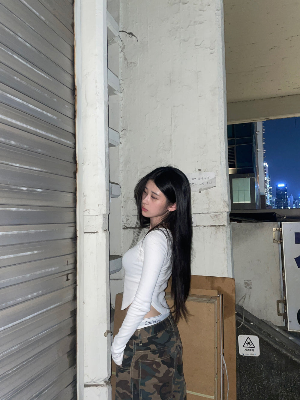 BASIC ROUND NECK LONG SLEEVE -WHITE