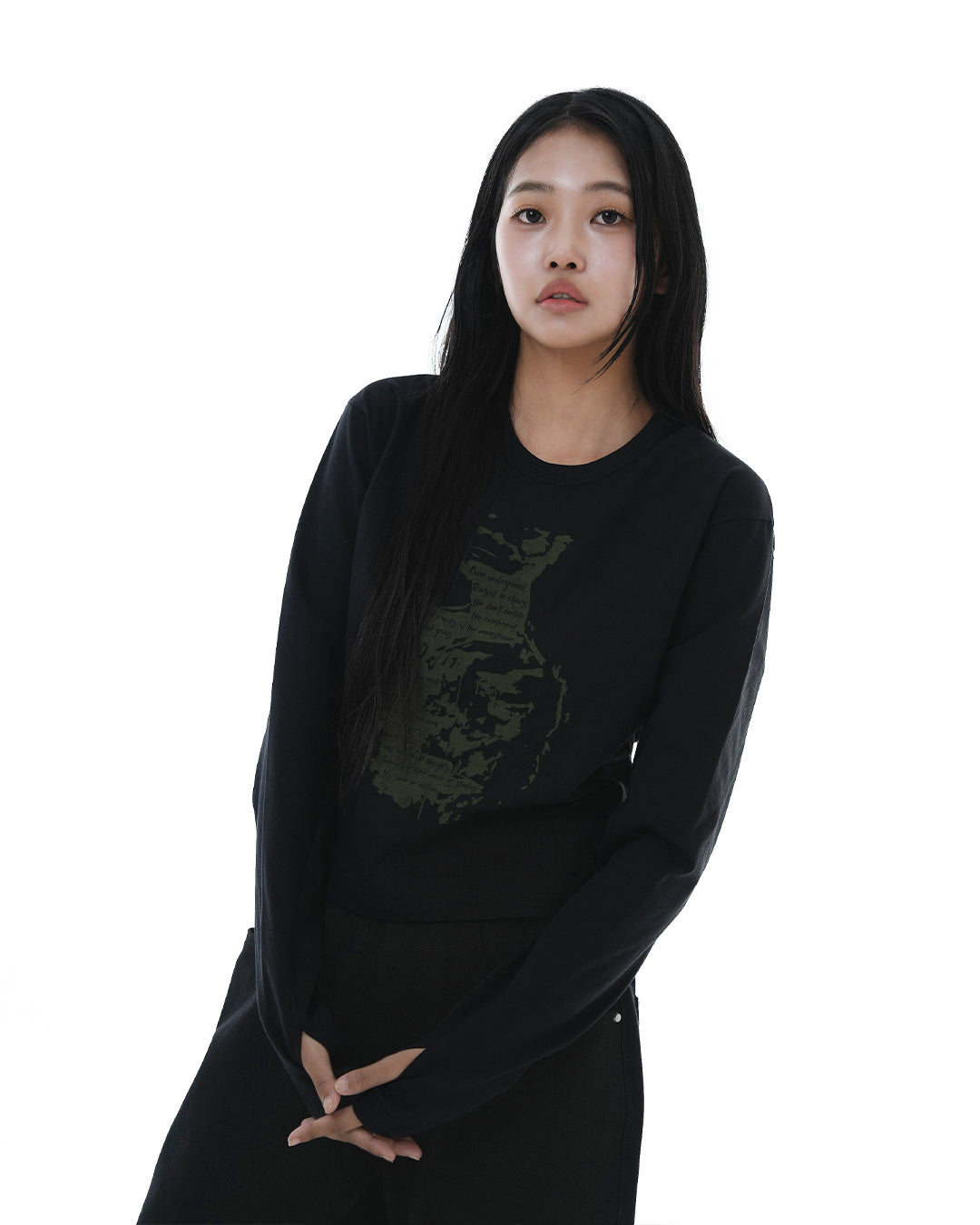Scripted Face Crop Long Sleeve_Black