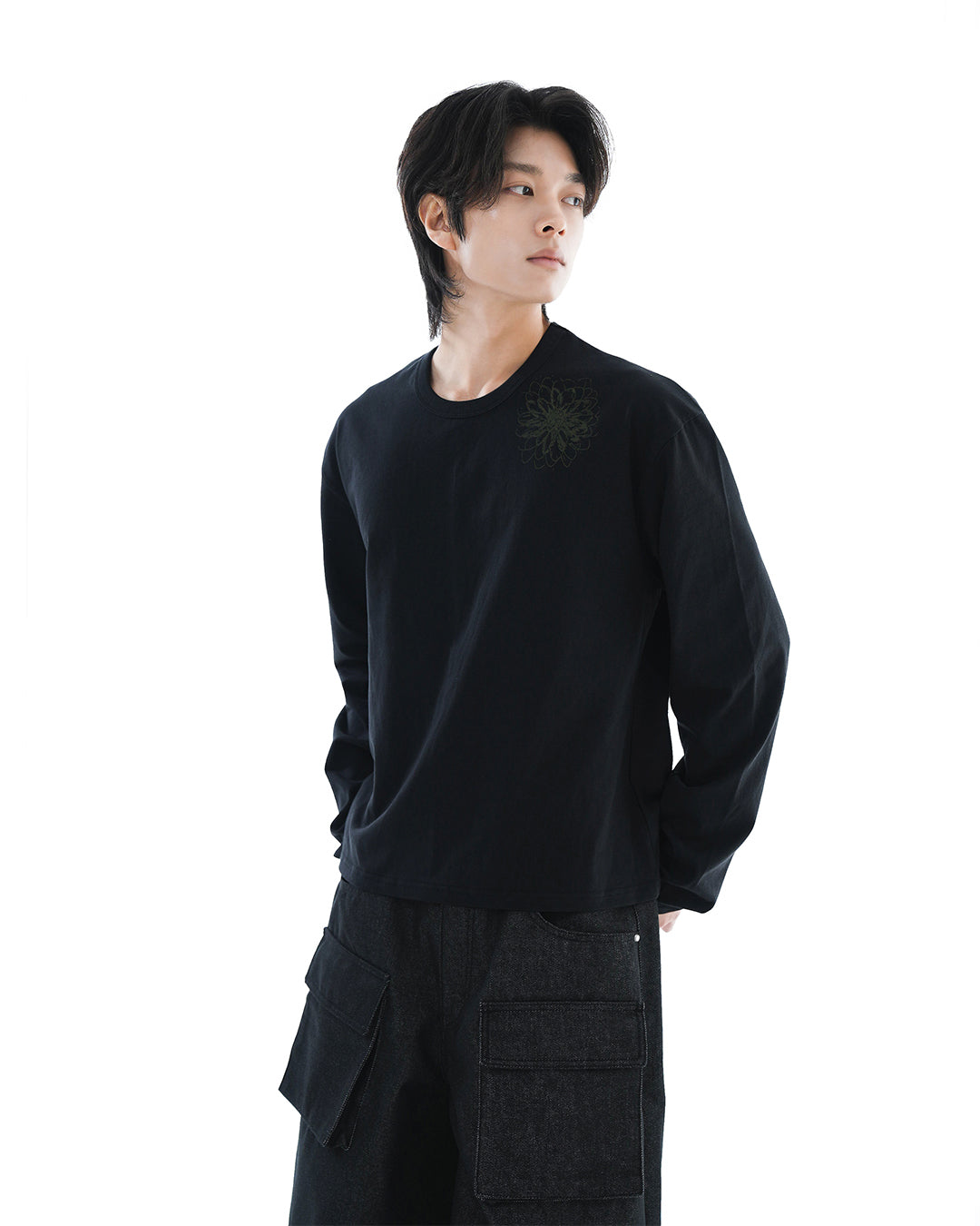 Distorted Flower Crop Long Sleeve_Black