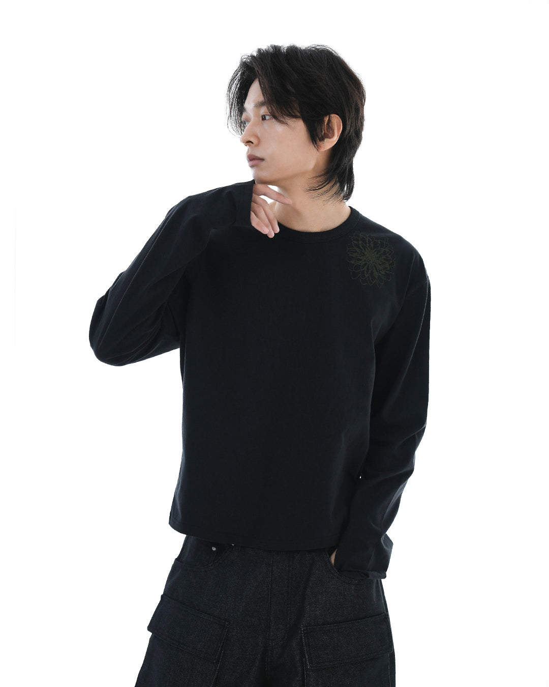 Distorted Flower Crop Long Sleeve_Black