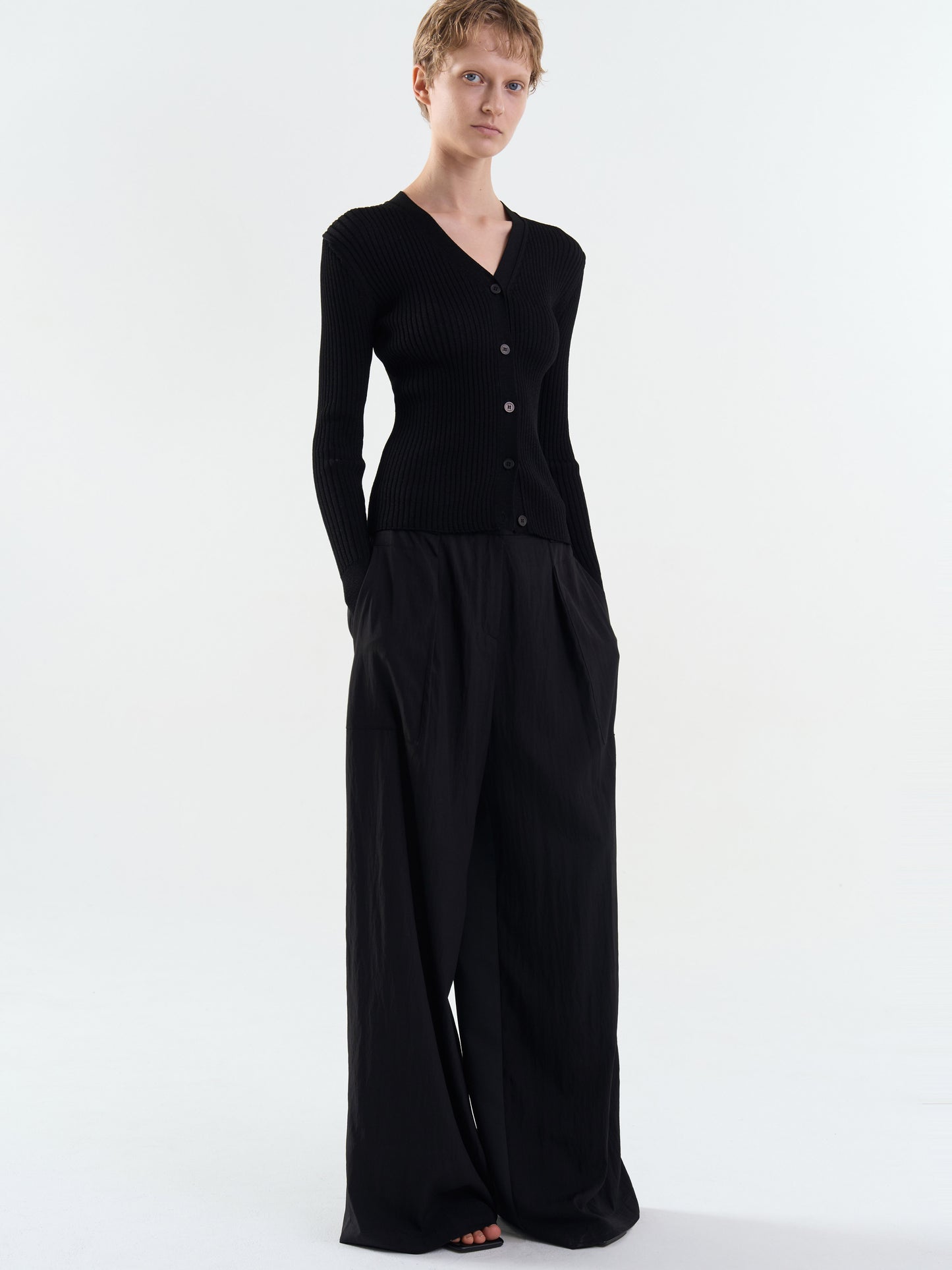 【MAGJAY】Rib V-Neck Cardigan-Black