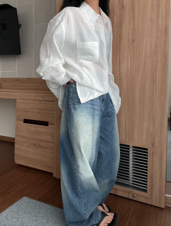 Airy Texture Light Shirt