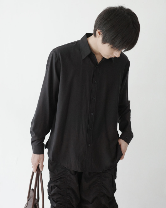 Minimal Fluid Shirt