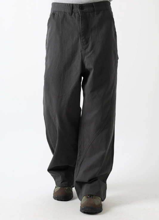 Near Curve Cut Cotton Pants