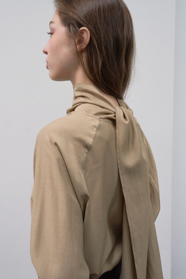 【HER&SHE 2025AW】Soft-belted Tie Blouse