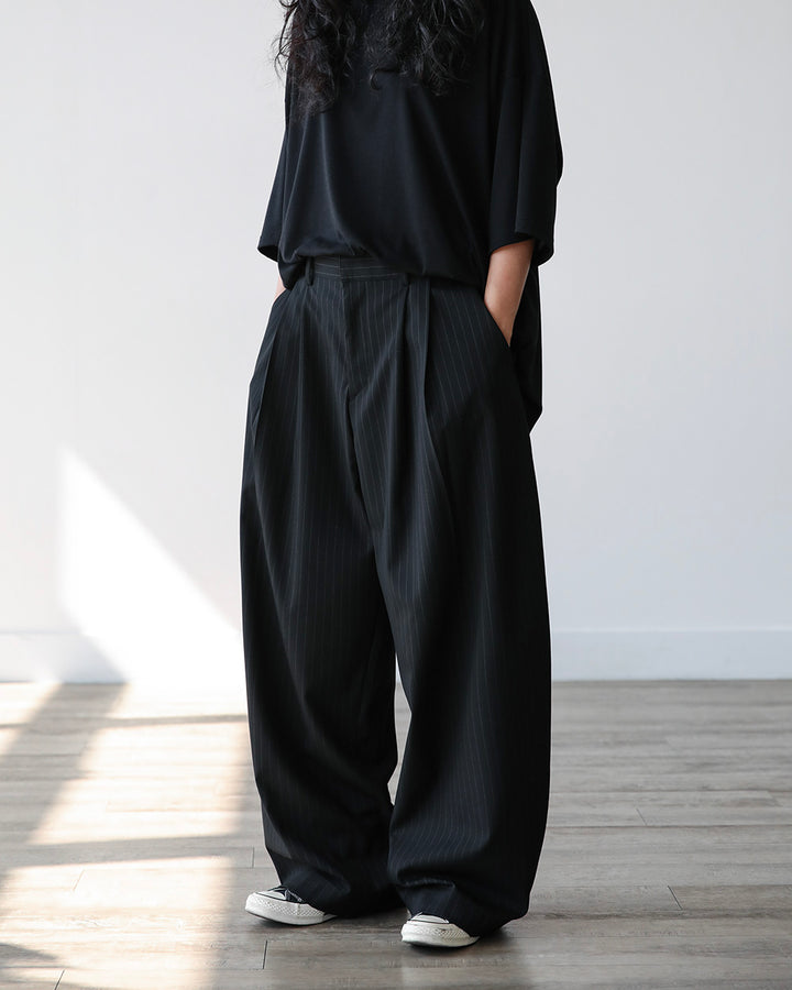 Balloon Silhouette Pintuck Slacks