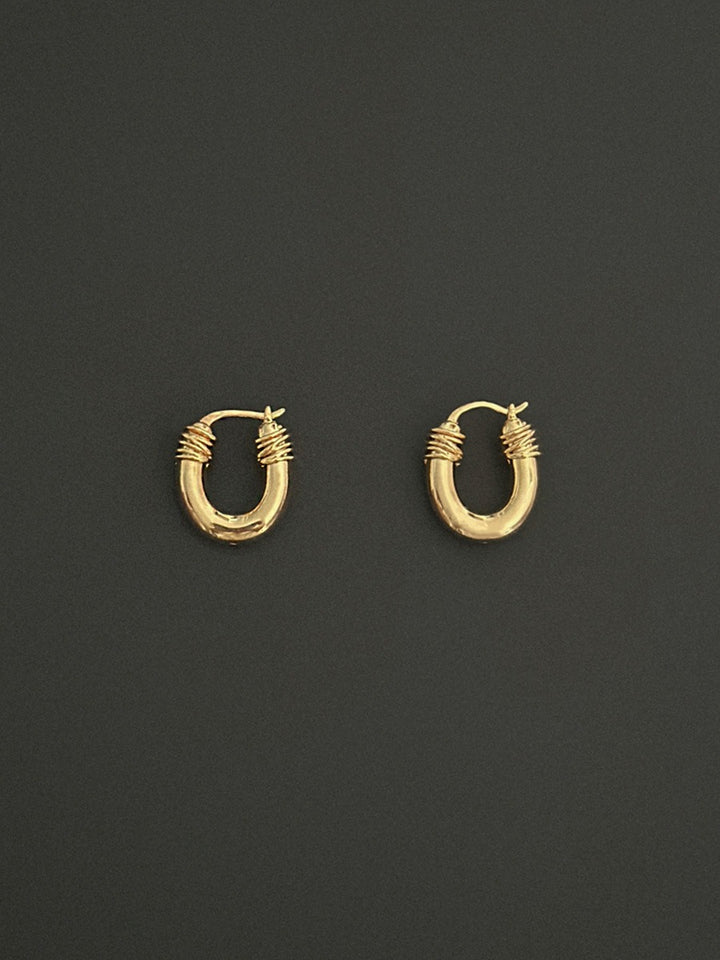 Tie archive earring