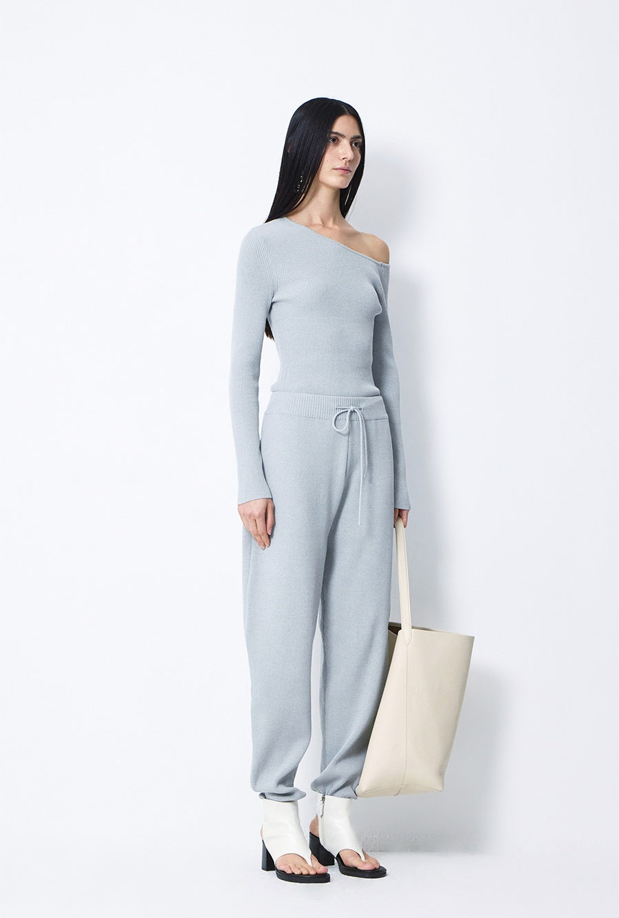 BLOSSOM H COMPANYの人気韓国ブランド通販WooStore公式