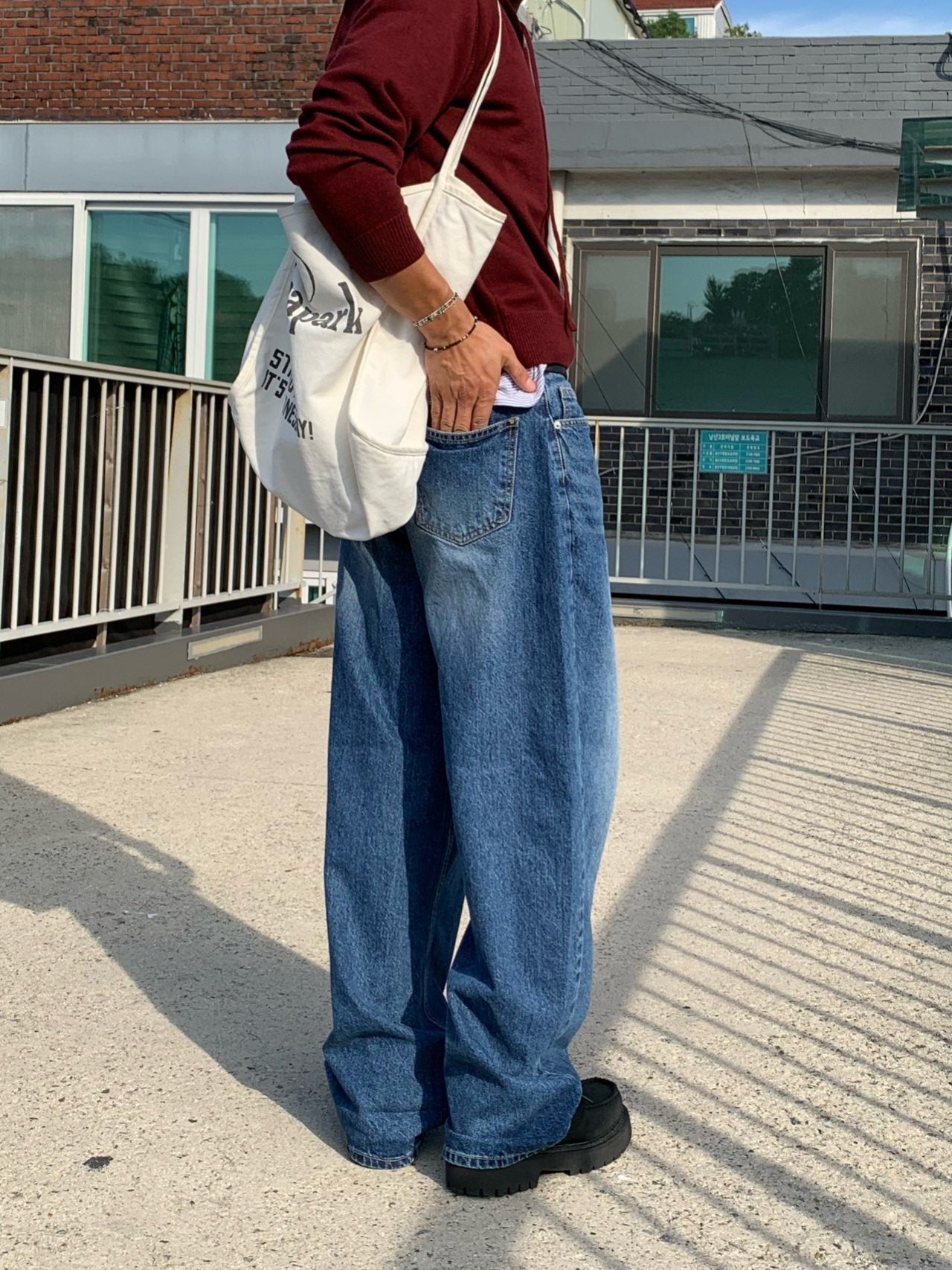 Mid-Blue Curved Denim Pants