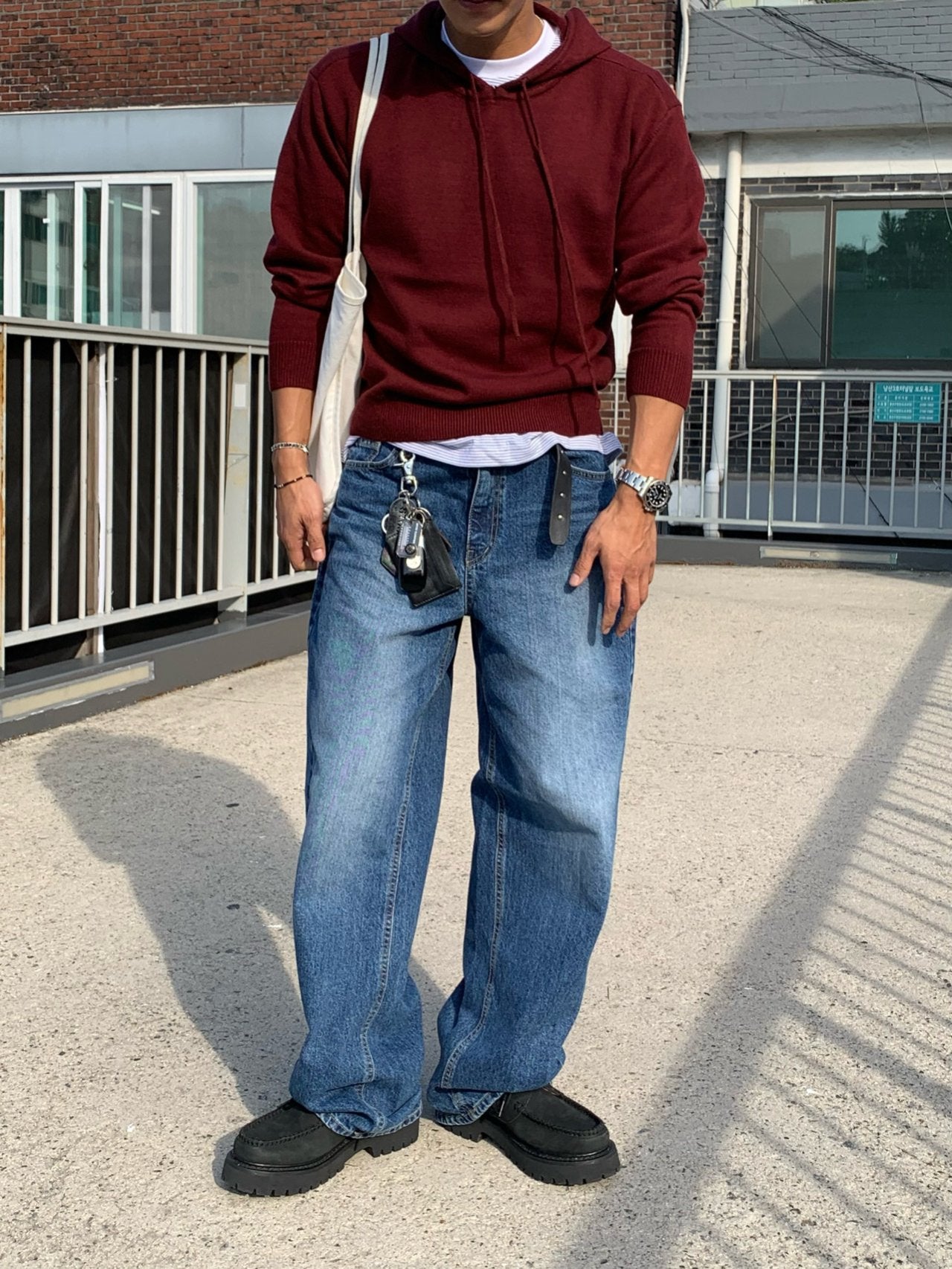 Mid-Blue Curved Denim Pants