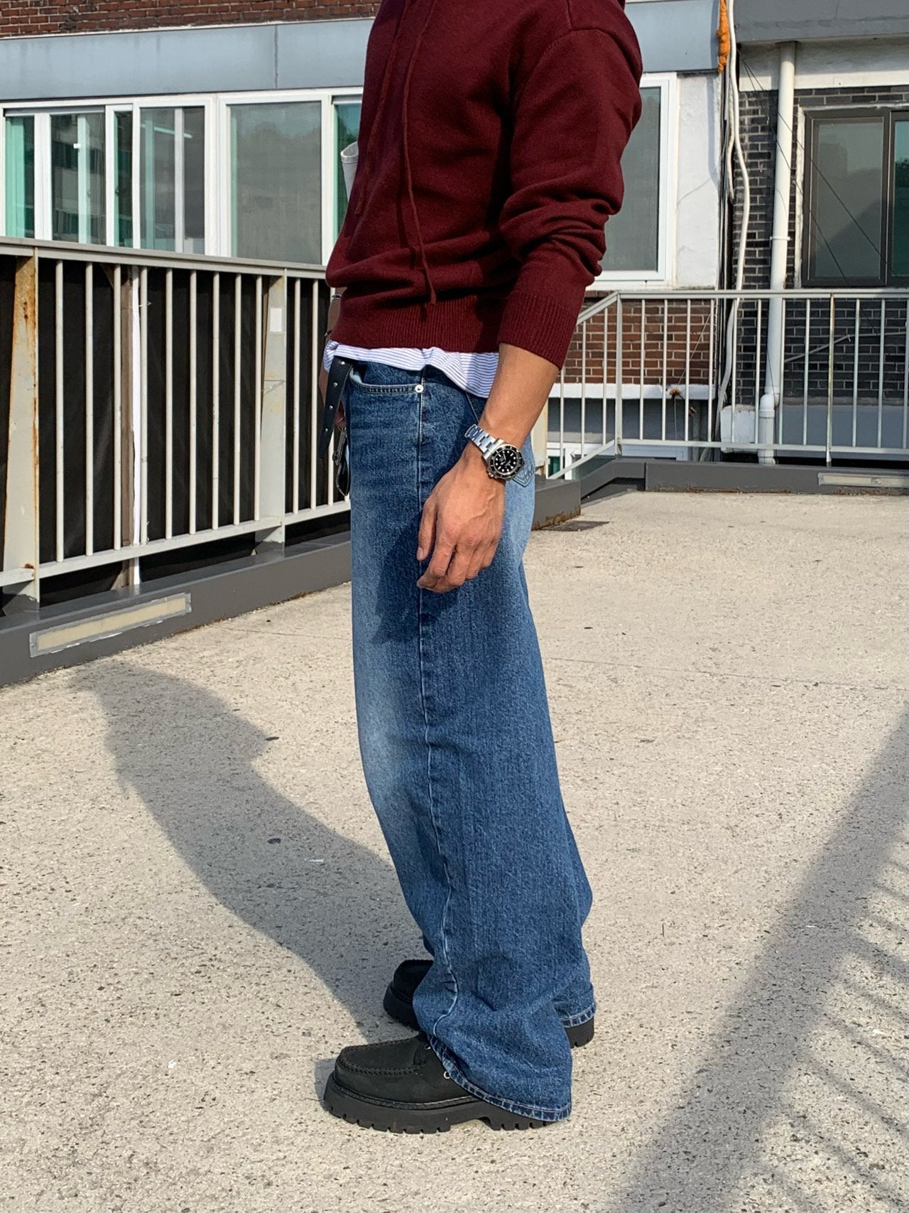 Mid-Blue Curved Denim Pants