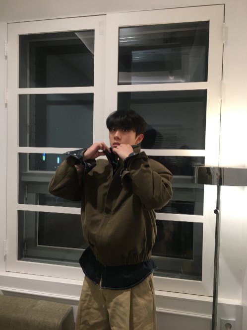 Buff Shoulder Blouson