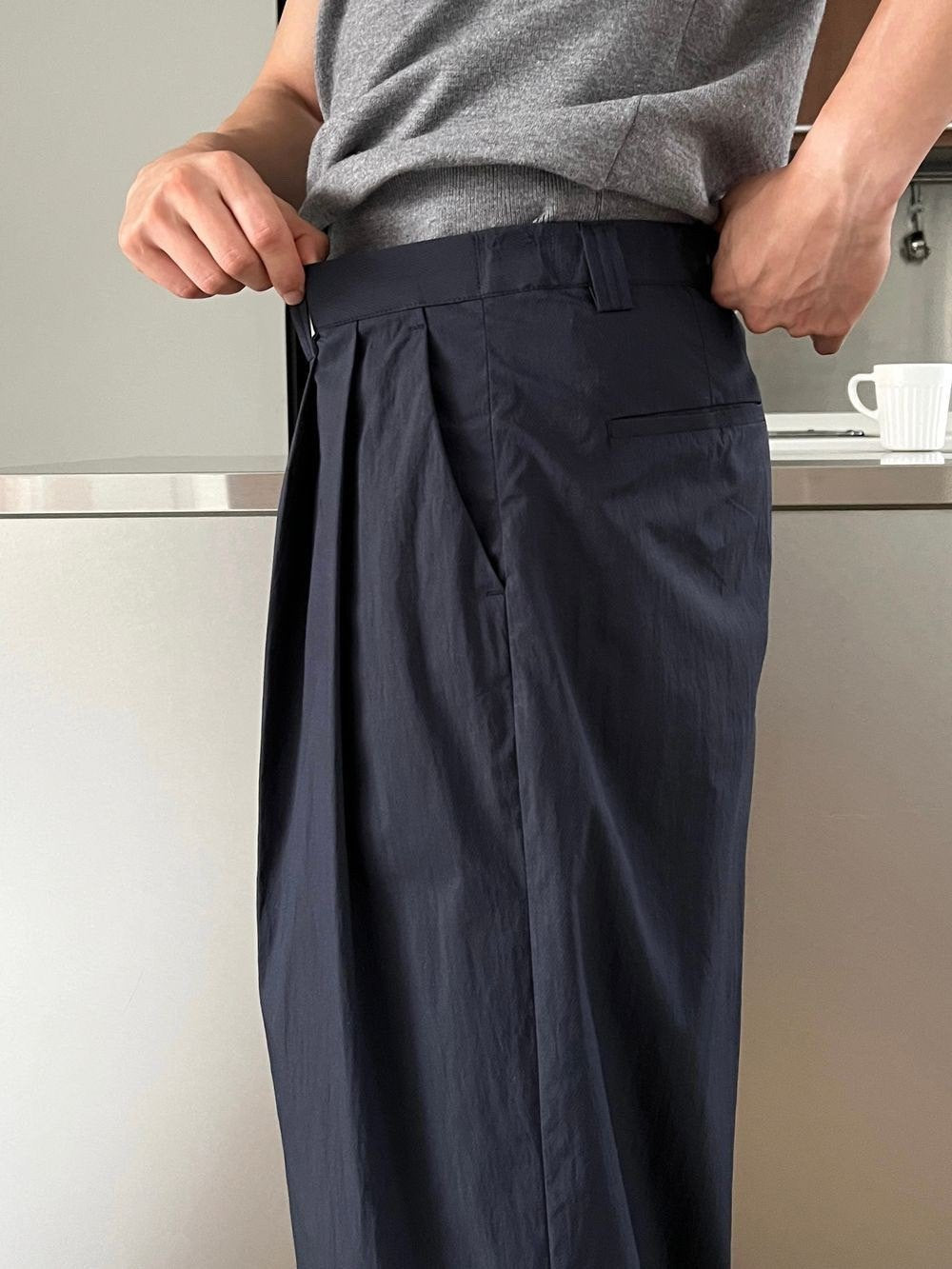 CN Light Tucked Balloon Pants