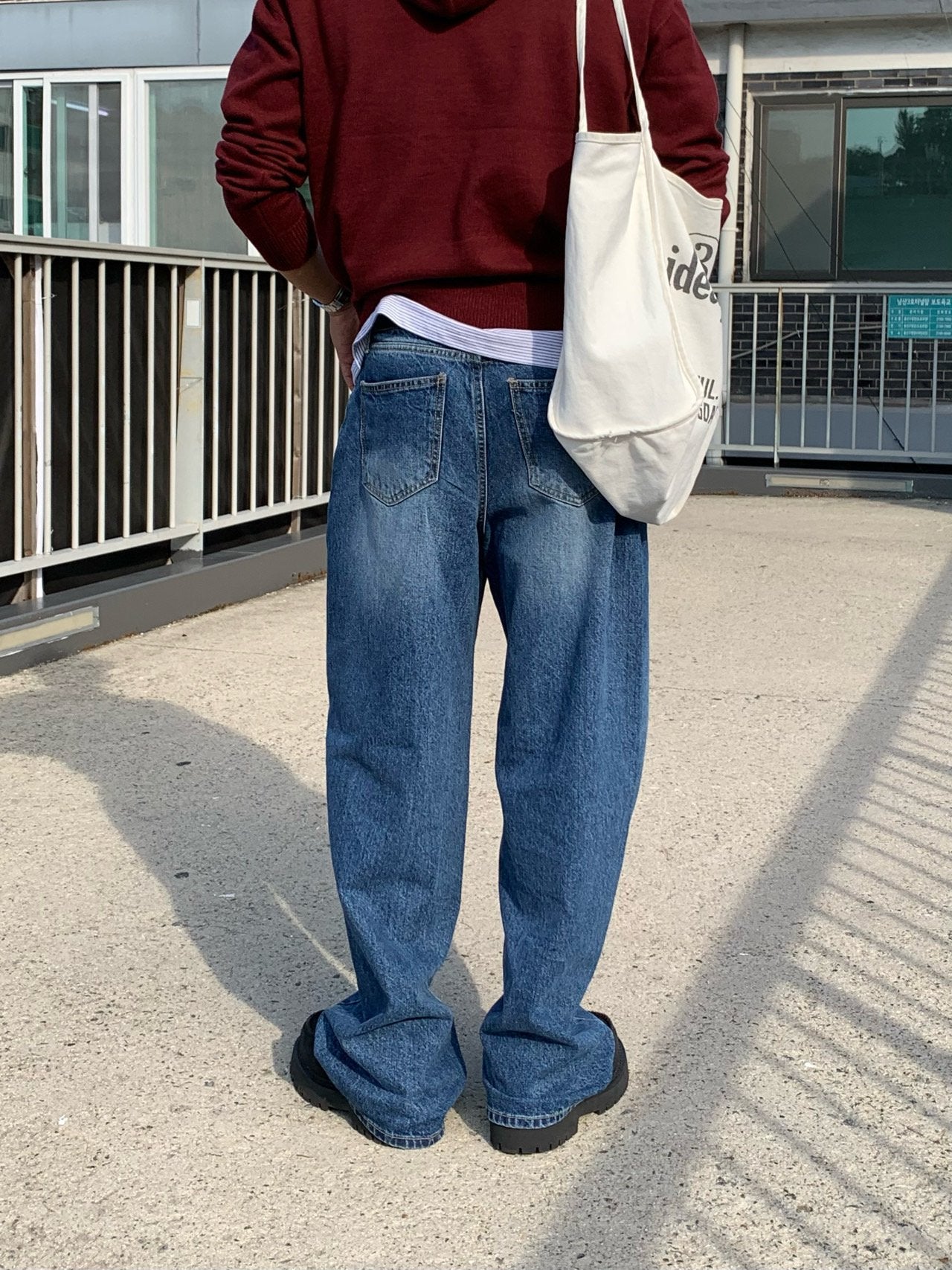 Mid-Blue Curved Denim Pants