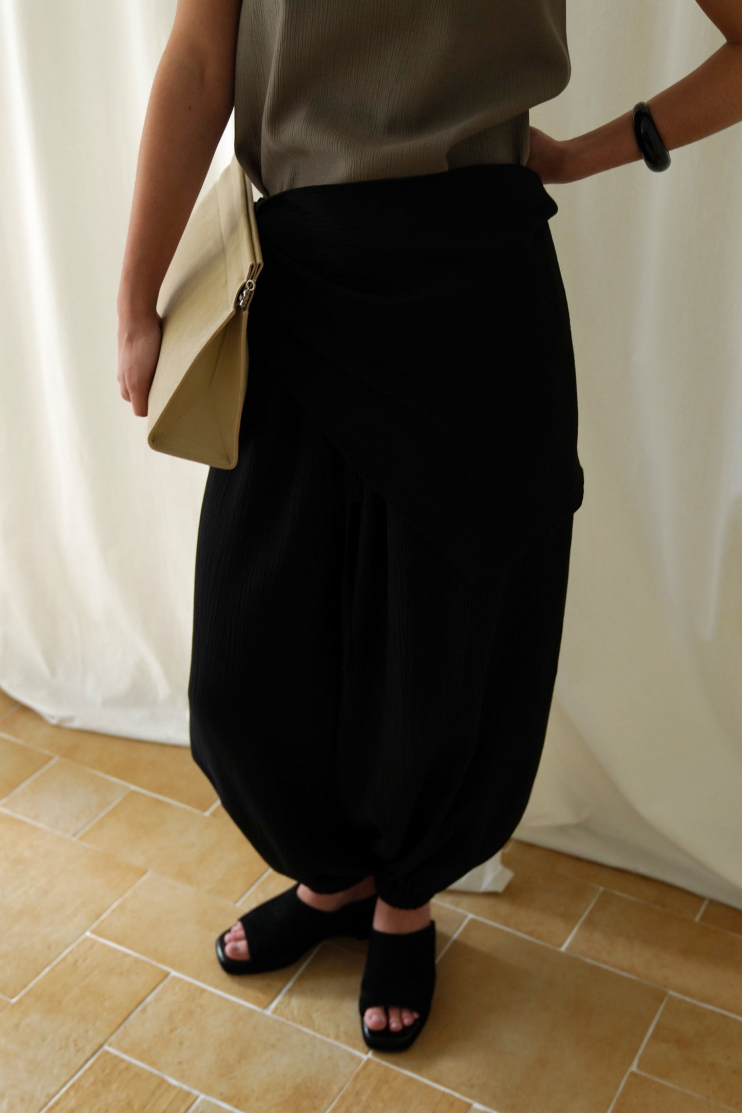 [BLOSSOM H COMPANY 2025AW] CRINKLED BALLOON PANTS